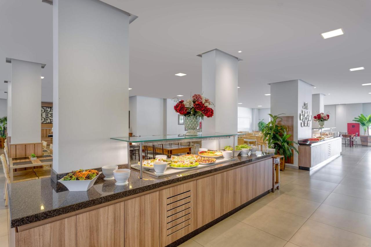 Wyndham Olimpia Royal Hotels Exterior photo Restaurant